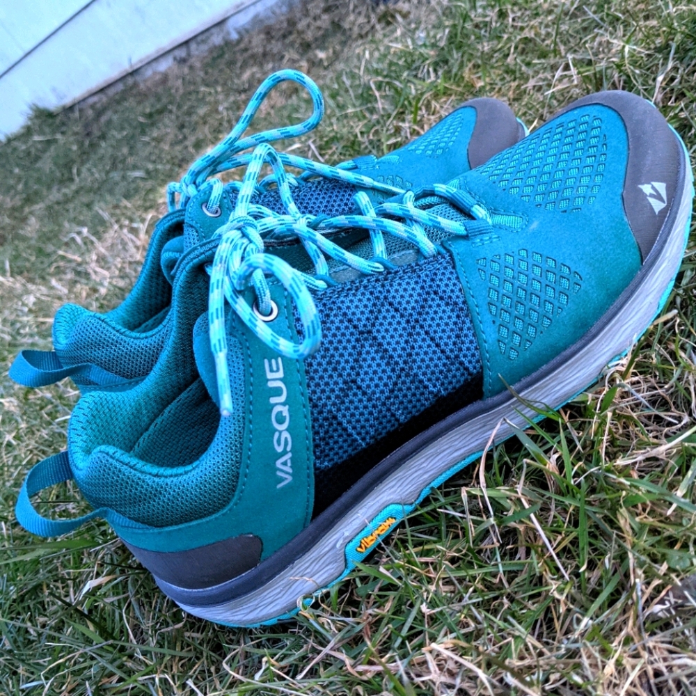 VASQUE BREEZE LT LOW

WOMEN'S HIKING SHOE SIZE 8.5